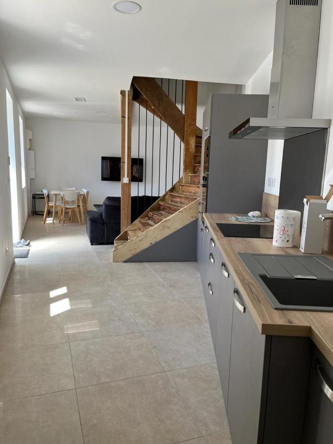 Superbe maison de ville, rénovée à 15 min de Lyon Saint-Symphorien-dʼOzon Extérieur photo