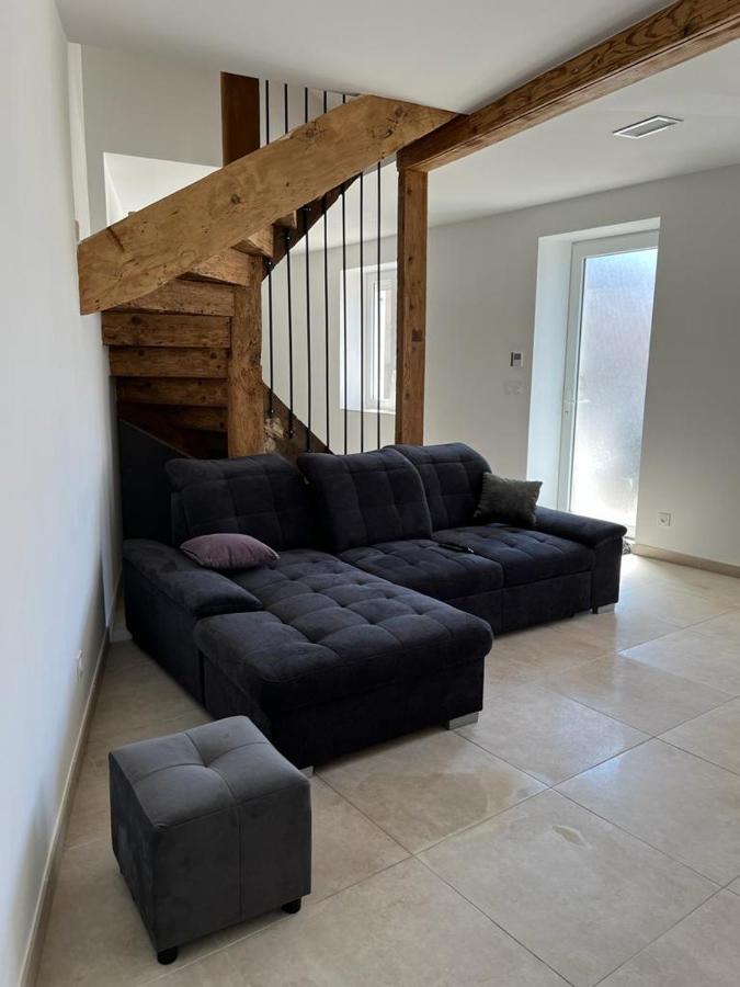 Superbe maison de ville, rénovée à 15 min de Lyon Saint-Symphorien-dʼOzon Extérieur photo